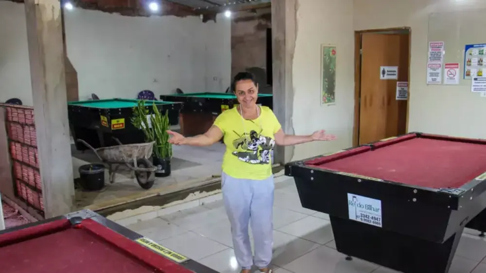 Brazil cook sells car, builds bar on balcony, parties til 2am