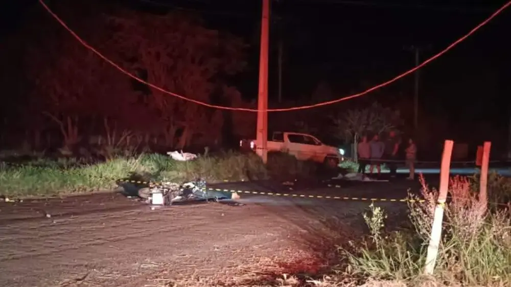 Brazil Motorcyclist Dies After Losing Control and Crashing Into Pole
