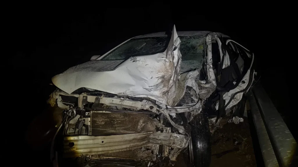 Brazil man dies trapped in wreckage after highway crash in Jardim