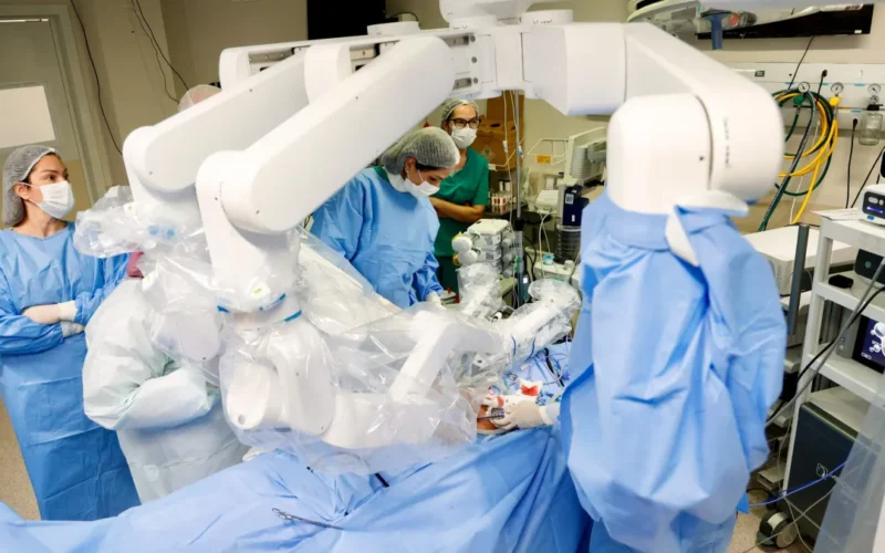 Brazil, Chile and Panama link in first-ever robotic surgery