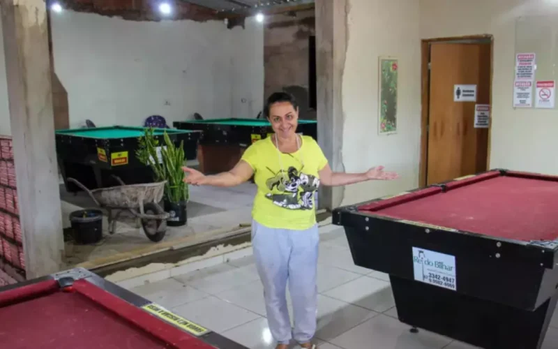 Brazil cook sells car, builds bar on balcony, parties til 2am