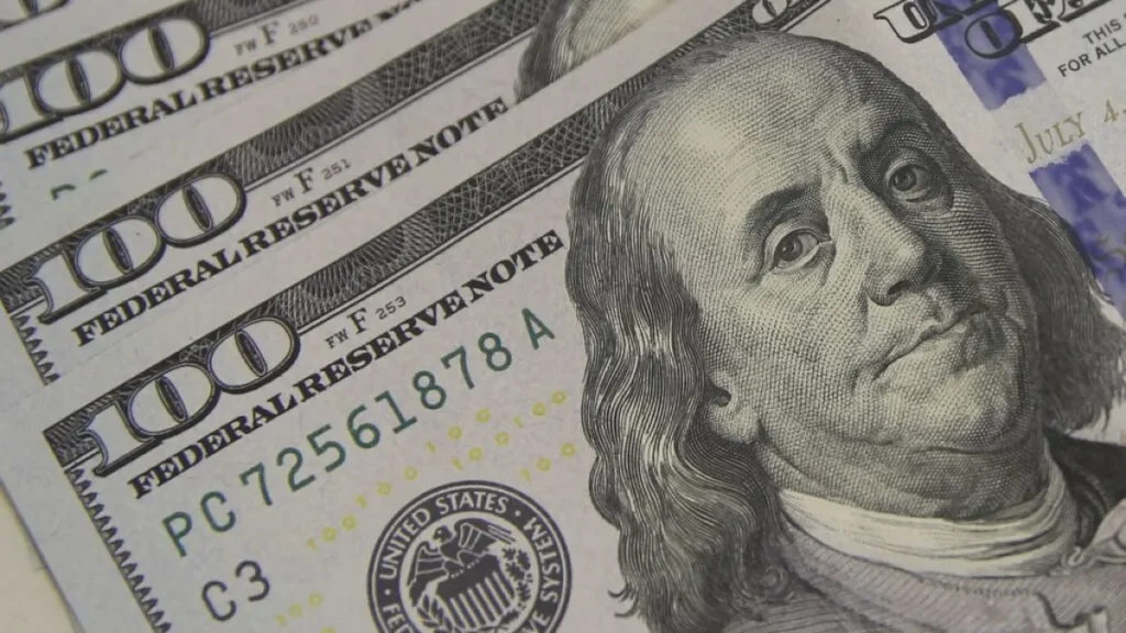 Brazil real strengthens as dollar dips to R$5.16