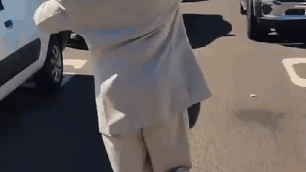 Brazil street vendor sells water, spreads education in sharp suit