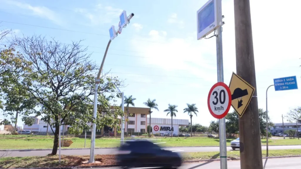 Brazil turns race track into 30kmh radar zone in João Arinos
