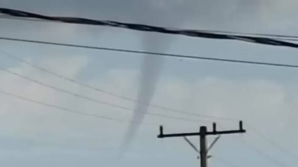 Brazil funnel cloud spotted before temperature drop