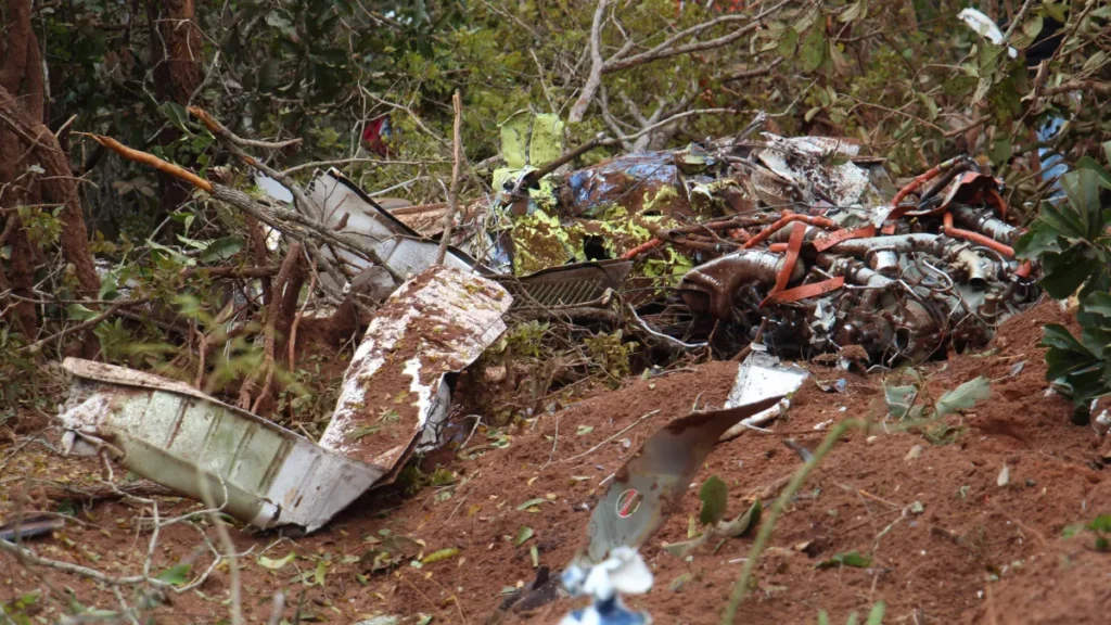 Brazil crash probe relies on weather, wreckage without black box