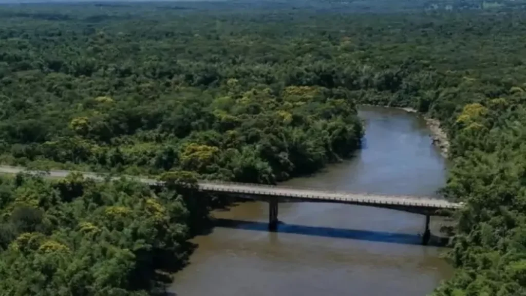 Brazil lifts weight limit on Miranda River bridge to 10 tons