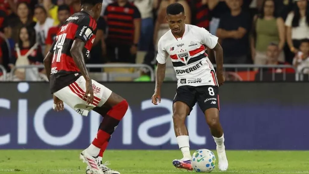 Brazil Flamengo draw with Sao Paulo, miss chance to close gap on leader